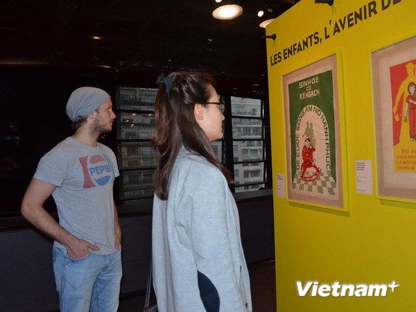 Bảo tàng Pháp tổ chức triển lãm tranh cổ động về phụ nữ Việt Nam